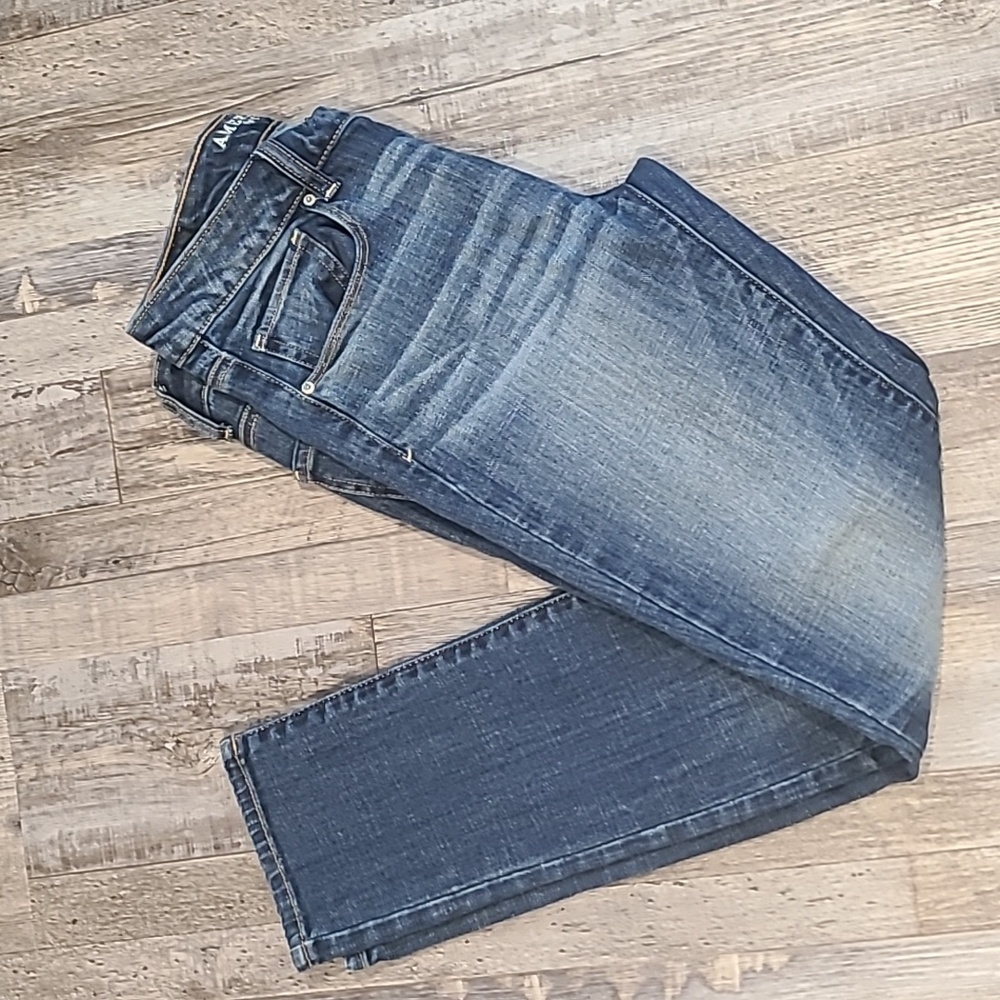 American Eagle "Skinny Jeans"‎ Size 6| Medium Wash​ - Picture 4 of 5